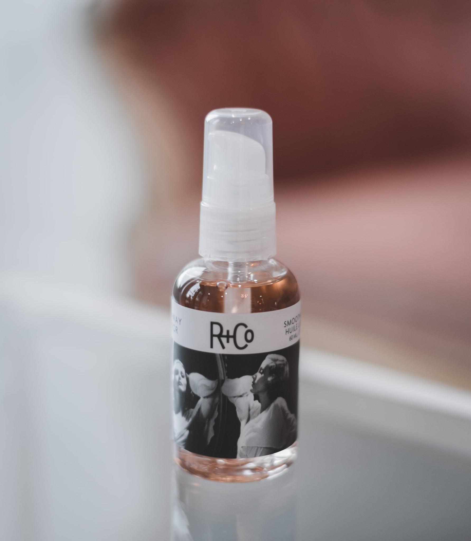 Two-way Mirror Smoothing Oil