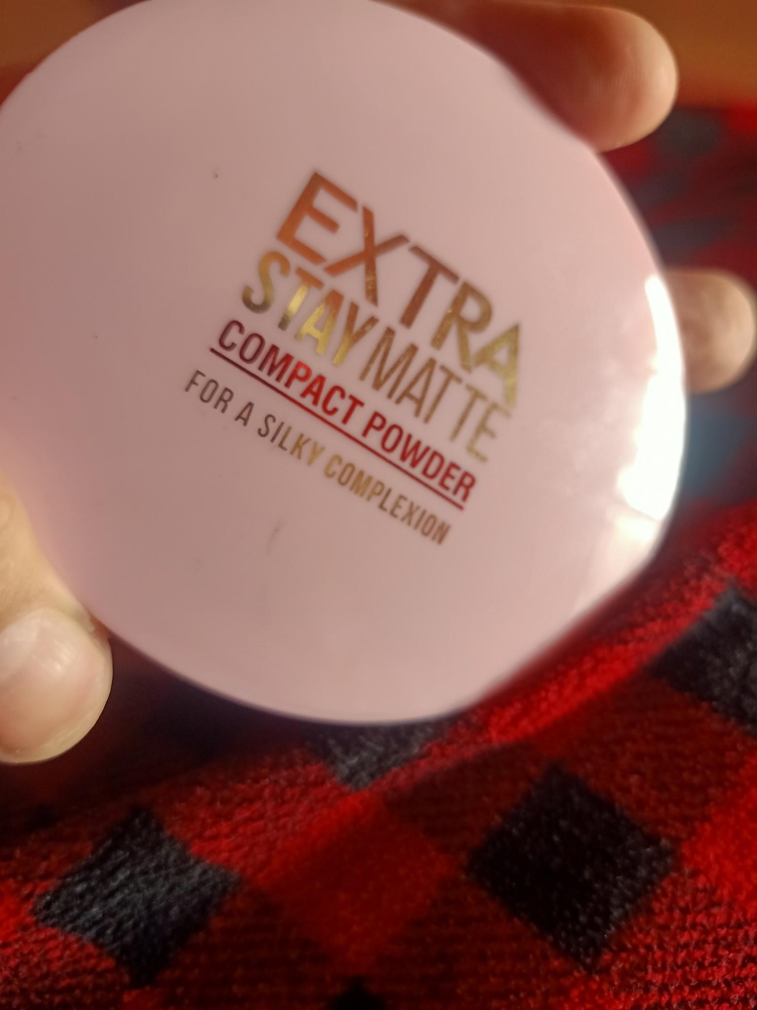 Extra Stay Matte Compact Powder