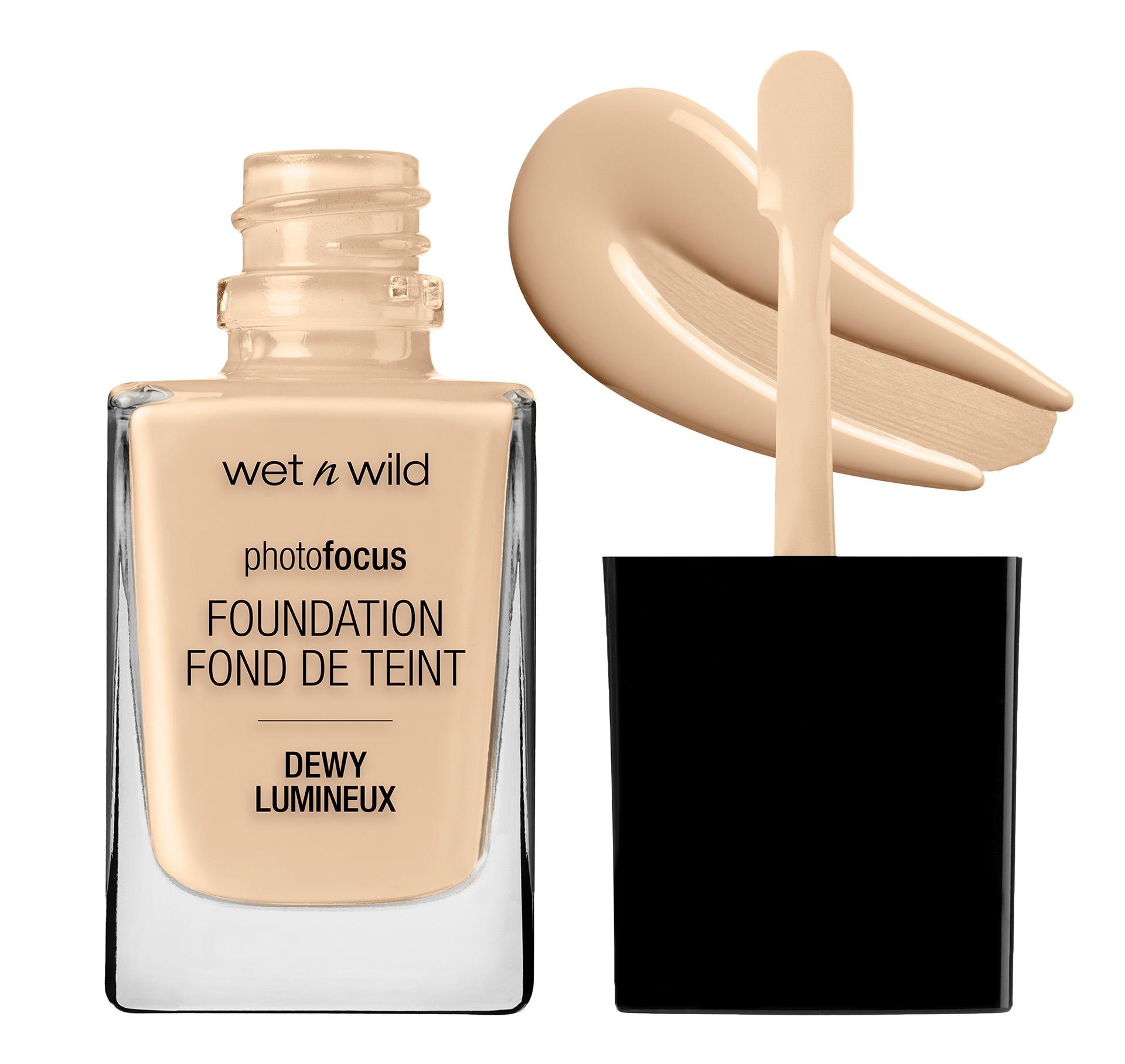 Photo Focus Dewy Foundation