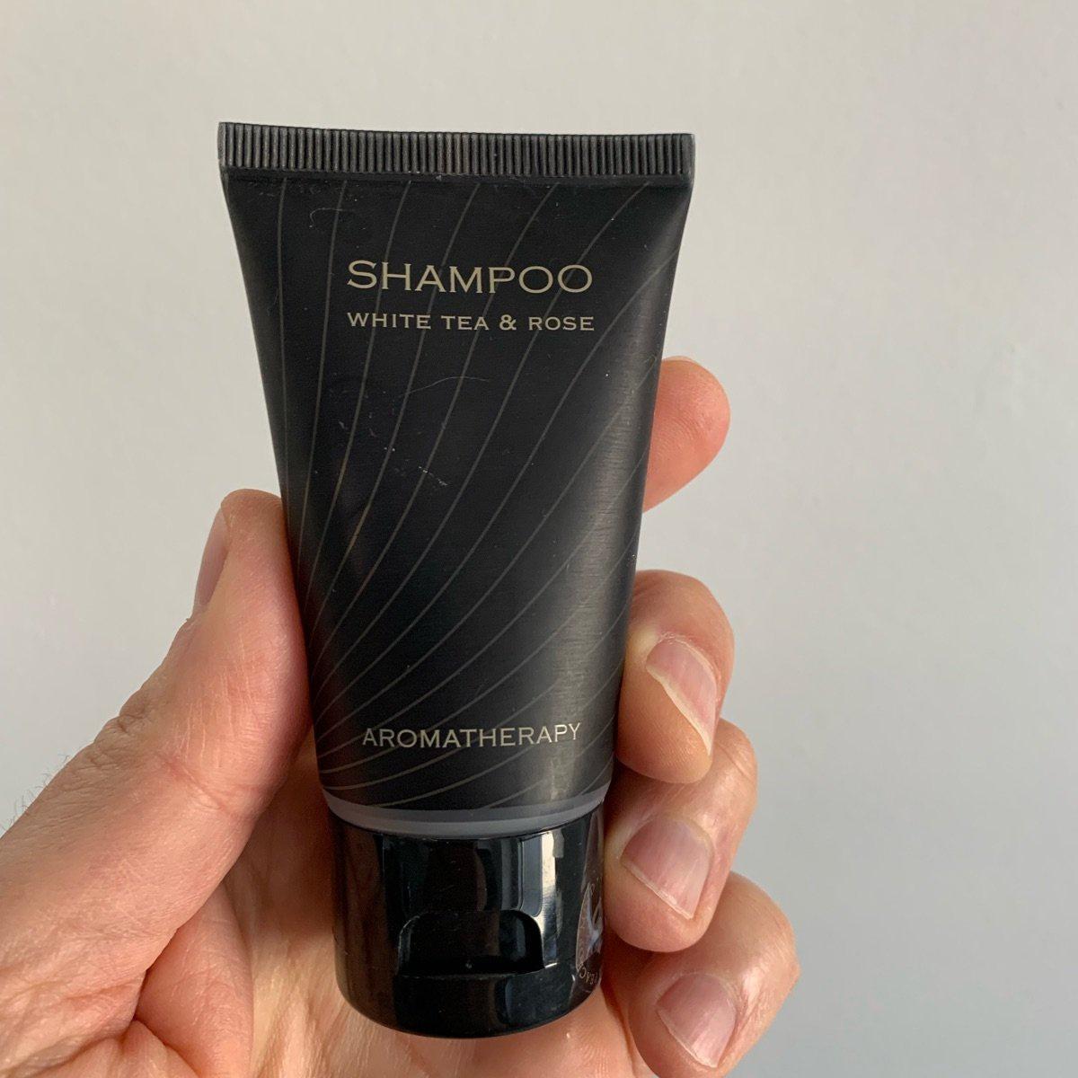 White Tea And Rose Shampoo