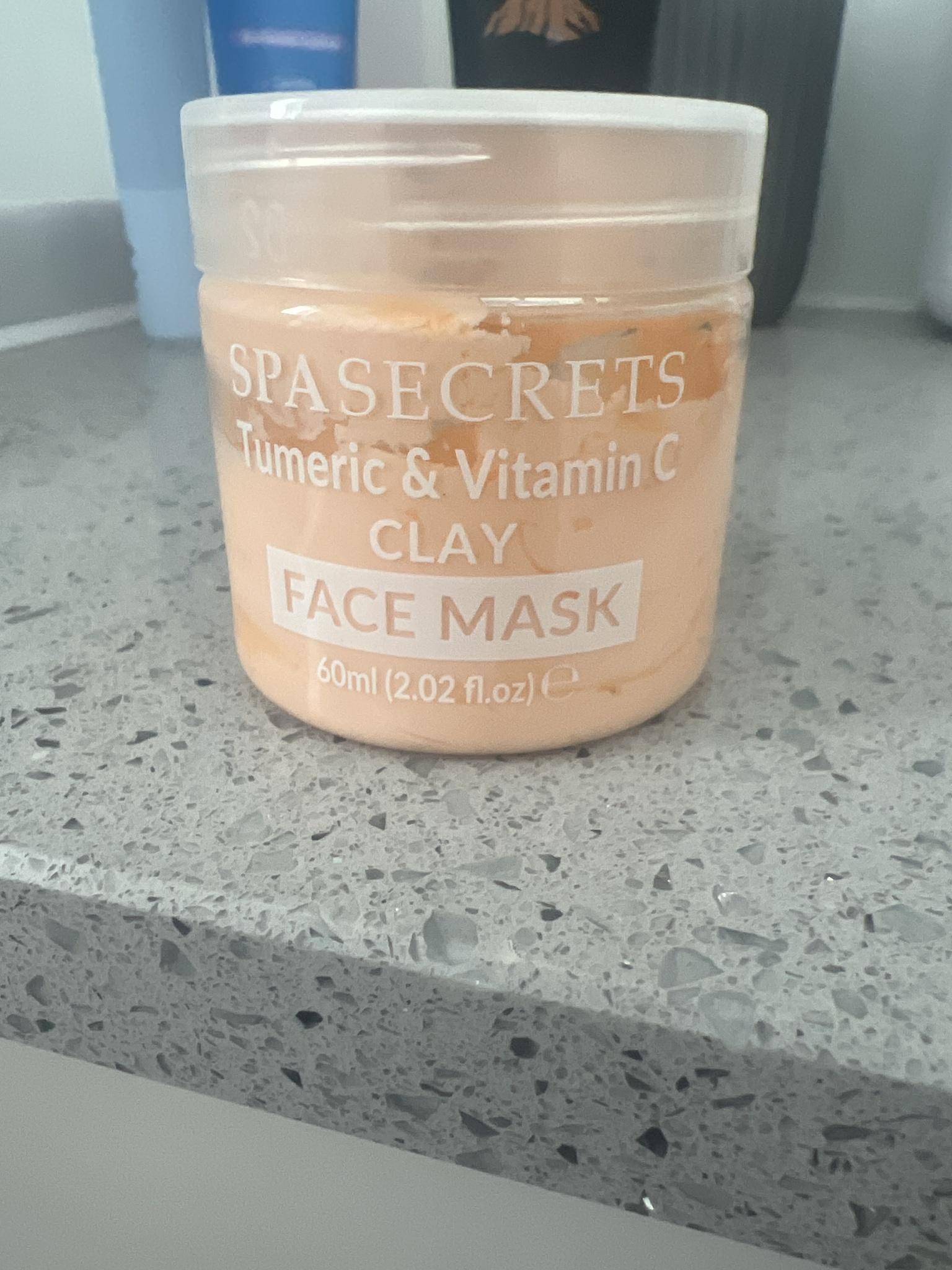 Turmeric And Vitamin C Clay Flask Mask