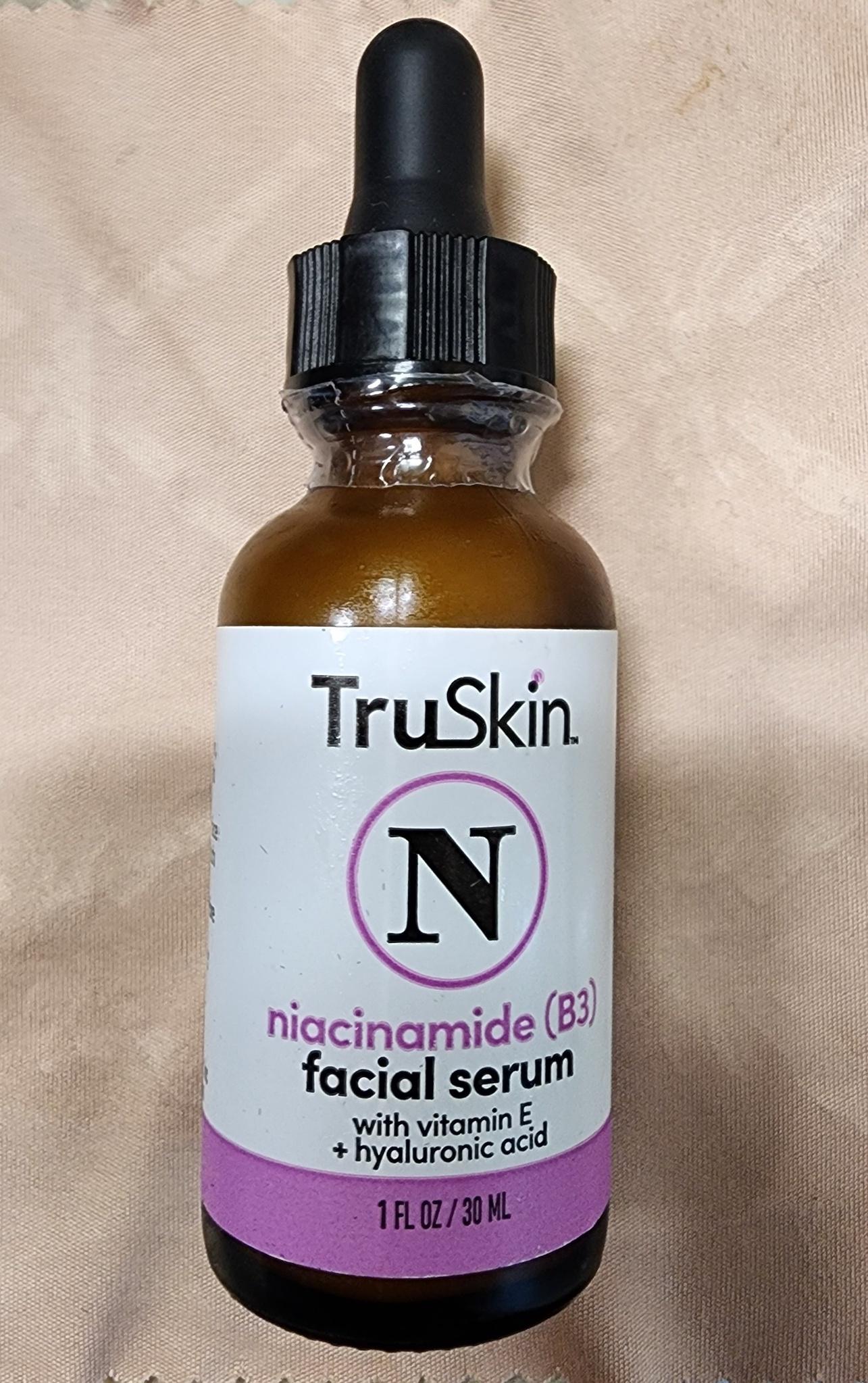 Niacinimide (b3) Facial Serum With Vitamin E + Hyaluronic Acid