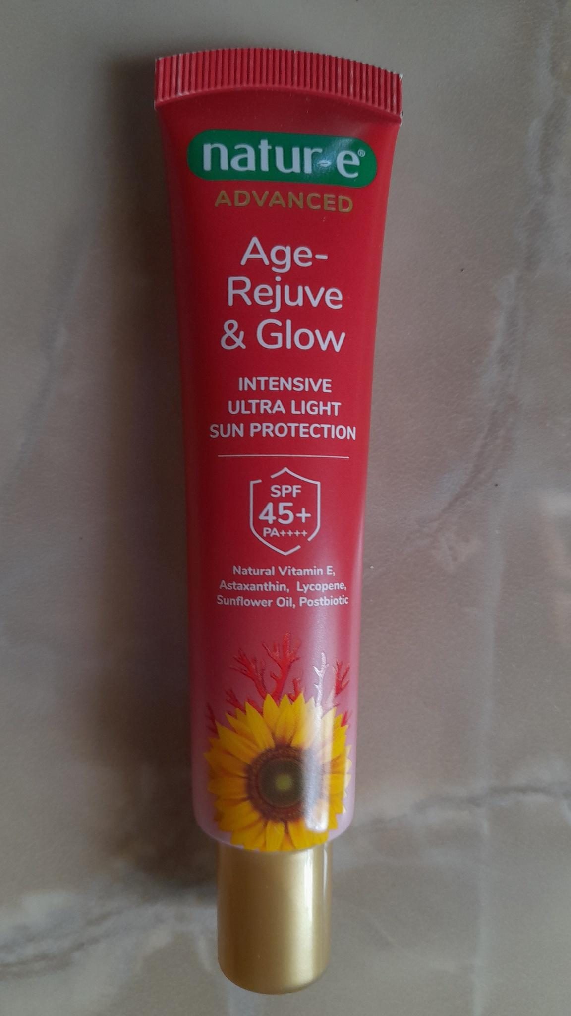 Age Rejuve & Glow Hybrid Sunscreen